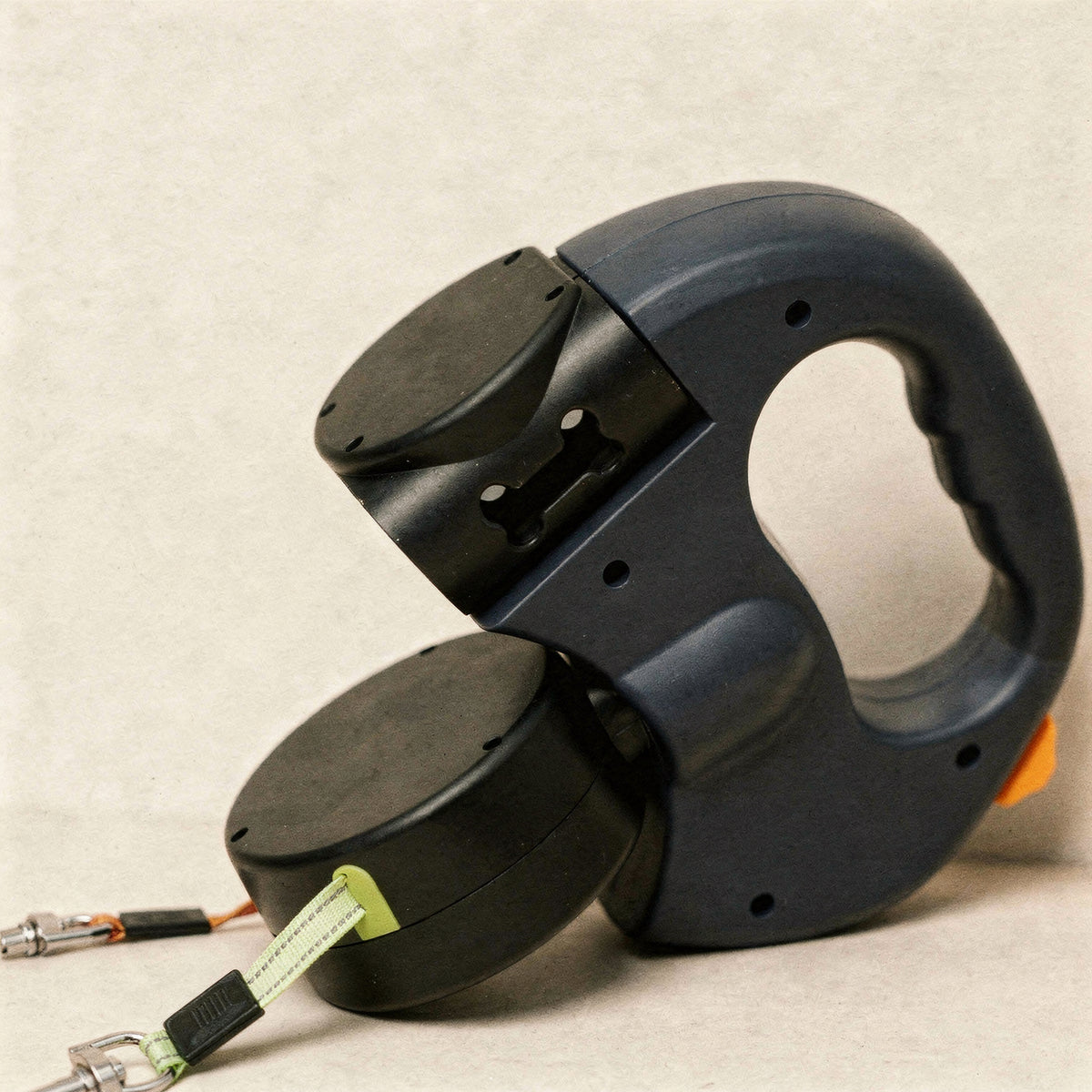 No-Tangle Dual Dog Leash with LED — Two Dogs, One Hand